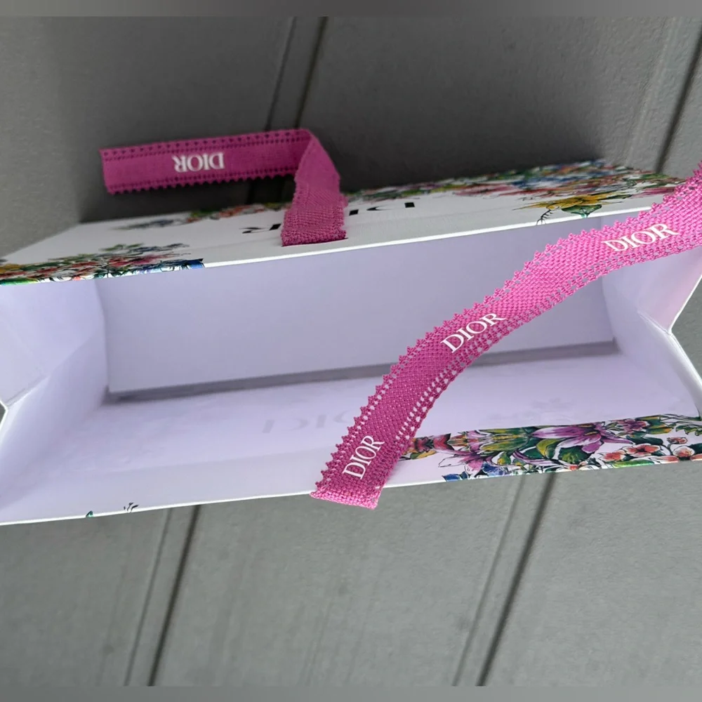 Dior pochette cadeau gift bag
